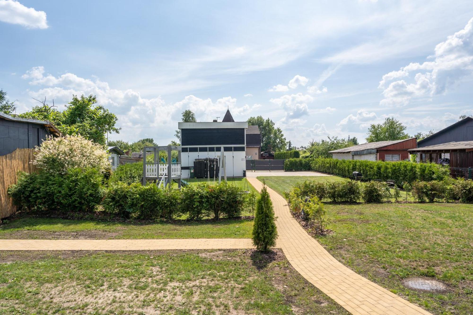 Family Garden With Free Private Parking & Playground Appartement *