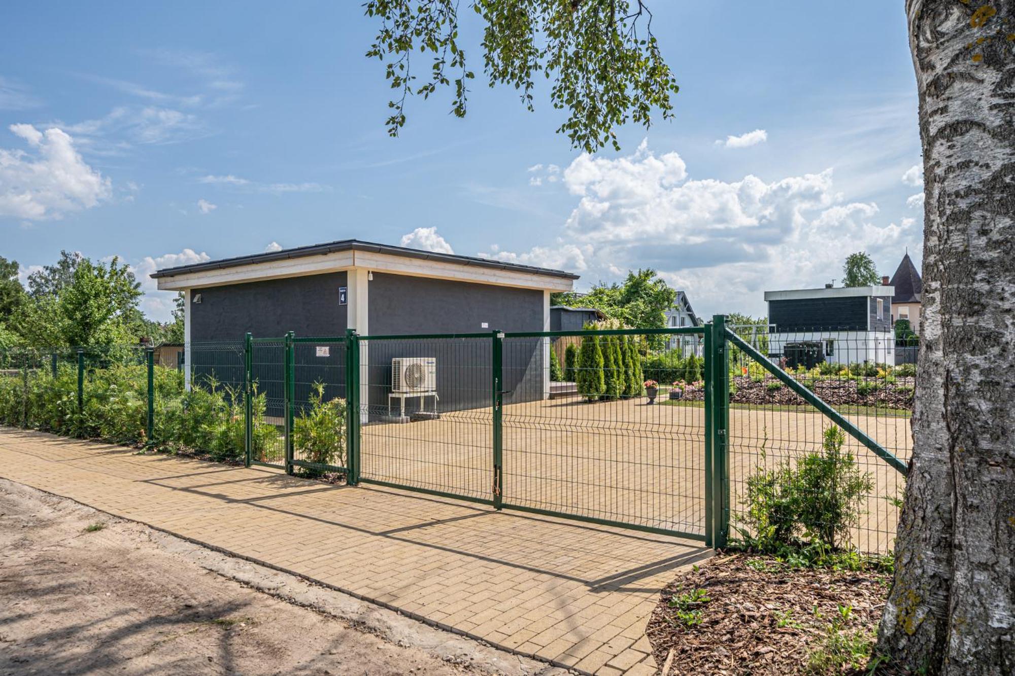 Family Garden With Free Private Parking & Playground Appartement *