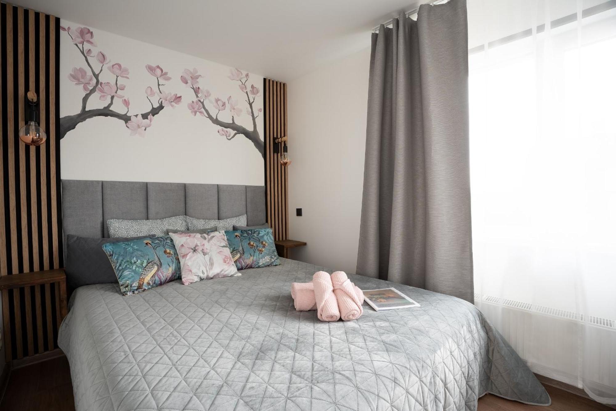 Family Garden With Free Private Parking & Playground Riga
