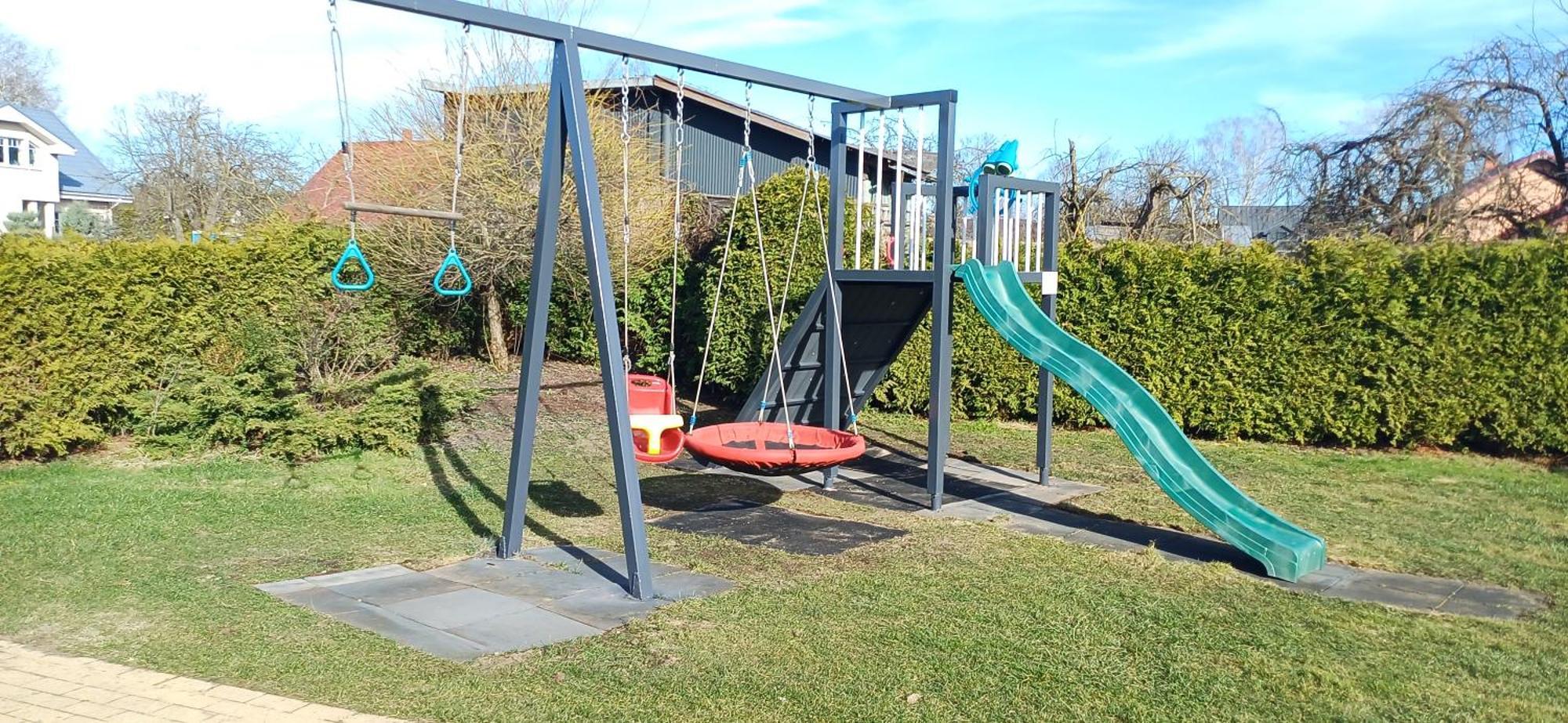 Appartement Family Garden With Free Private Parking & Playground Riga